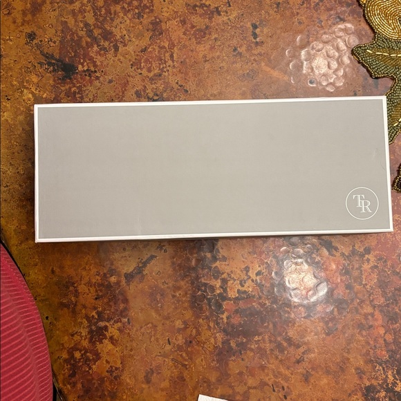 Things Remembered wedding cake knife and serving set. Non engraved, never used. - Picture 3 of 9